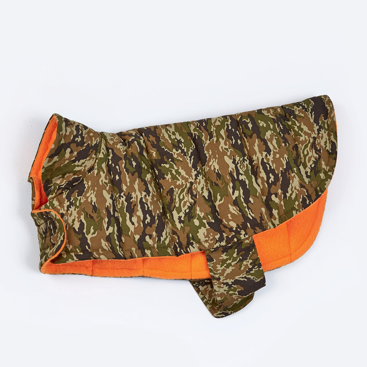 Simplicity S9426 sewing pattern envelope showing quilted dog coats