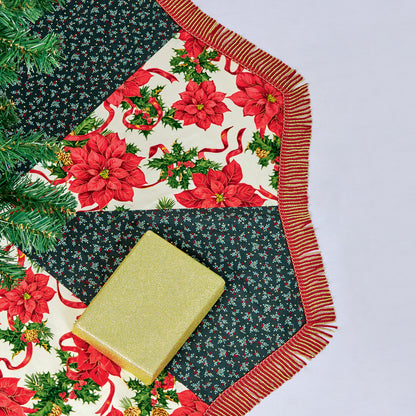 Simplicity S9428 sewing pattern envelope showing Christmas stockings, gift sacks and tree mat