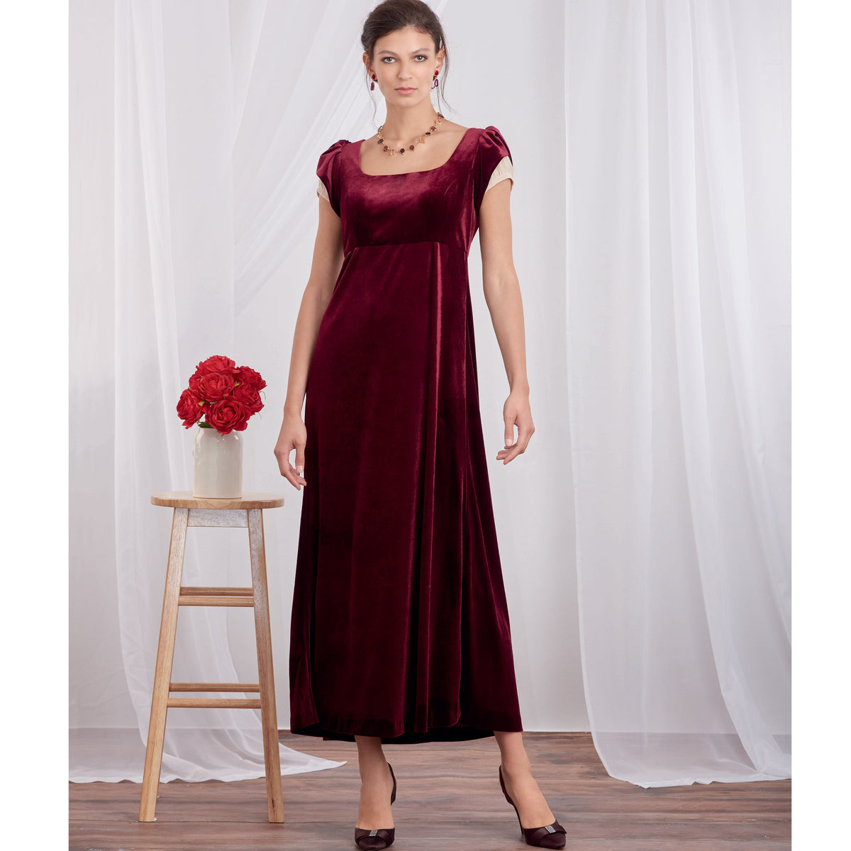Simplicity S9453 sewing pattern envelope showing women's dress