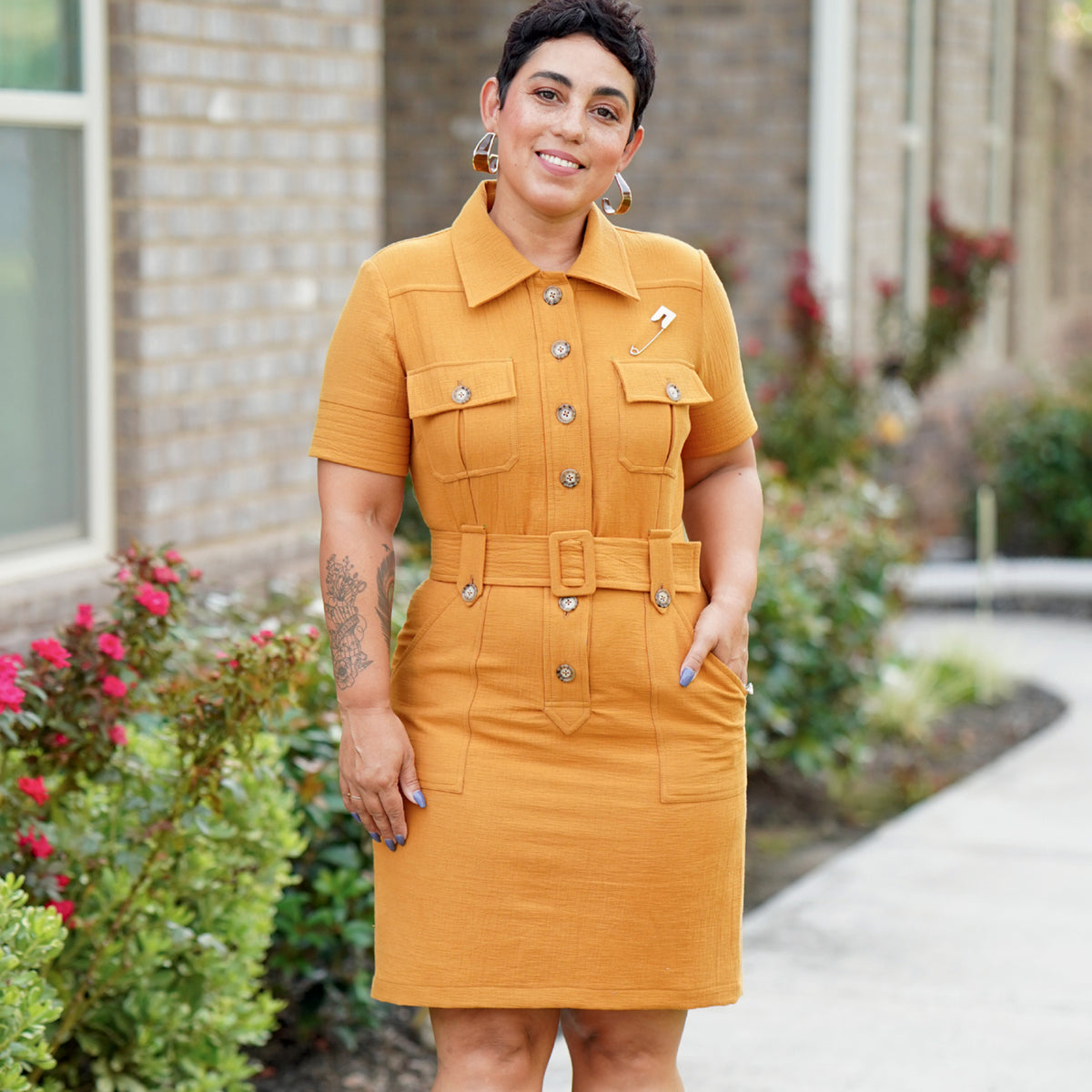 Simplicity S9463 sewing pattern envelope showing women's dress