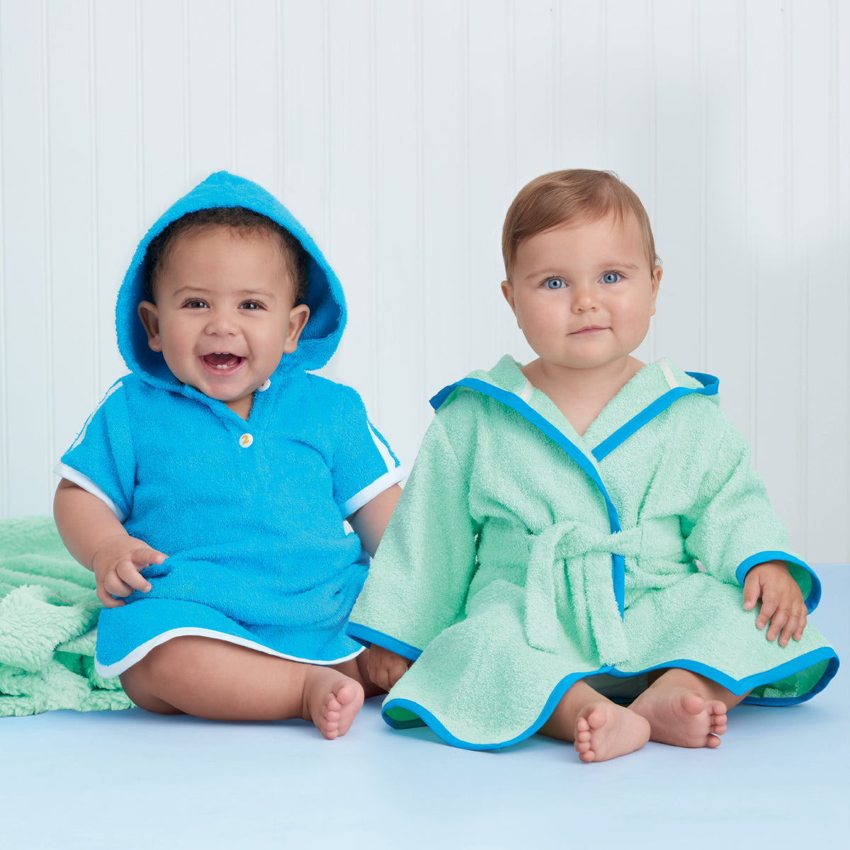 Simplicity S9483 sewing pattern envelope showing hooded robe