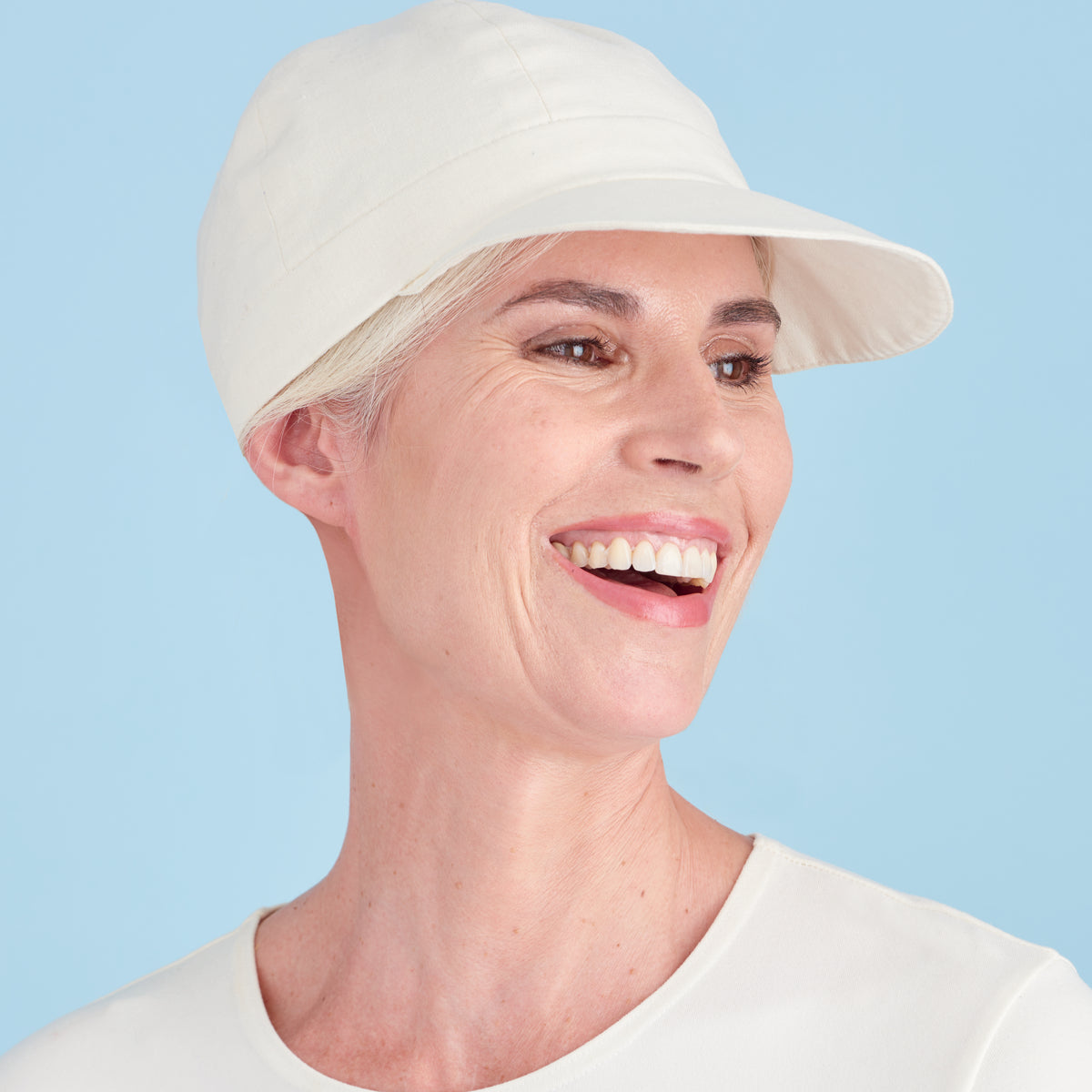 Simplicity S9491 sewing pattern envelope showing lined chemo hats