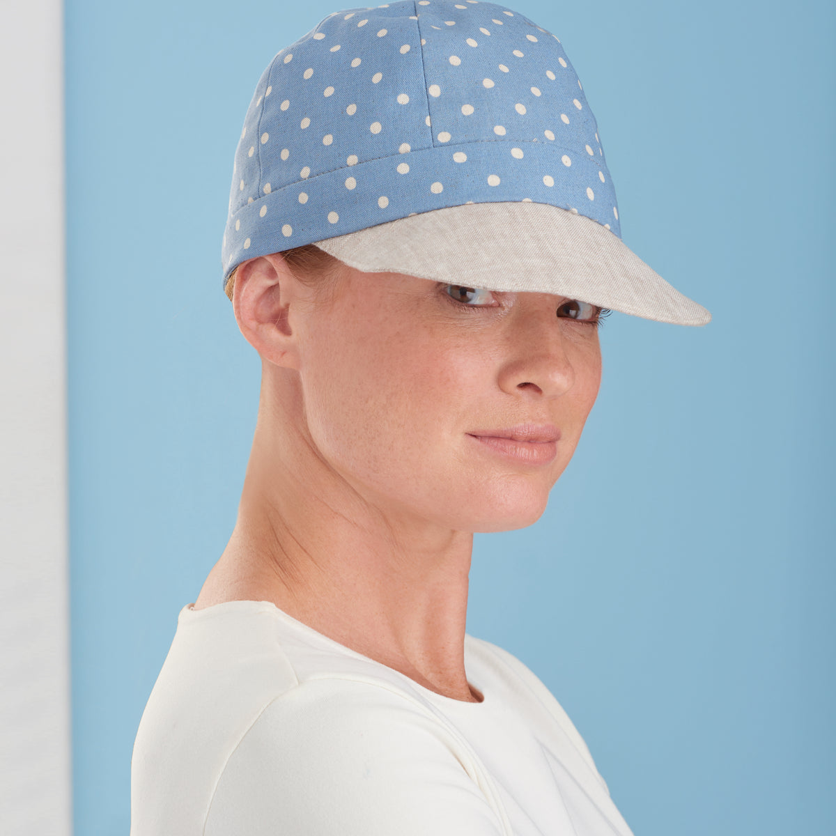 Simplicity S9491 sewing pattern envelope showing lined chemo hats