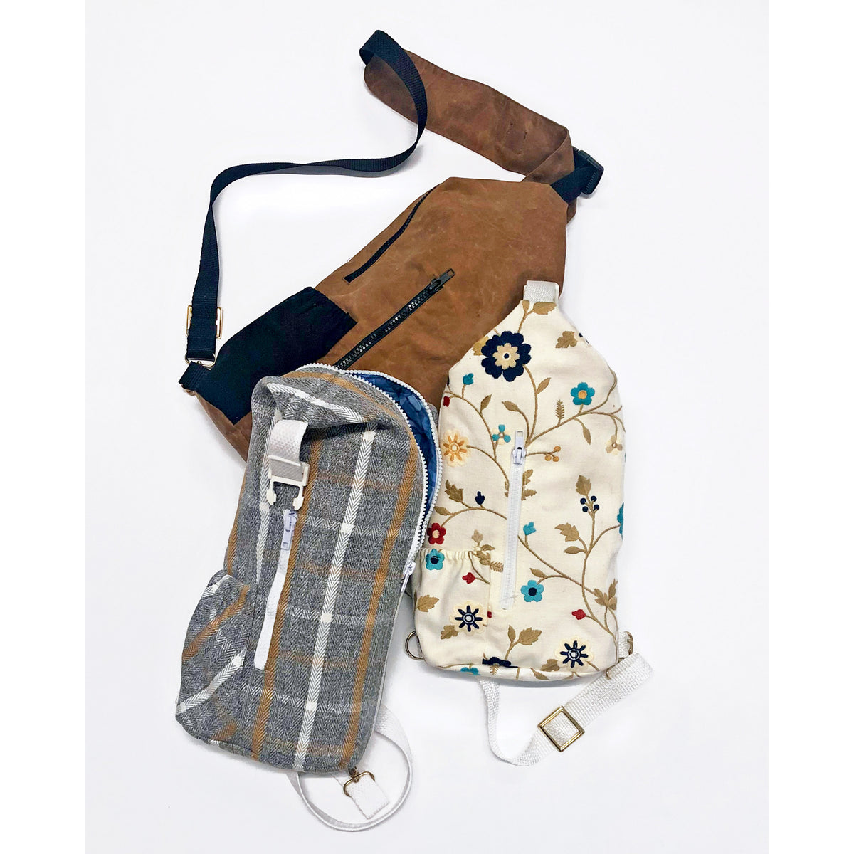 Simplicity S9508 pattern envelope showing cross body bags