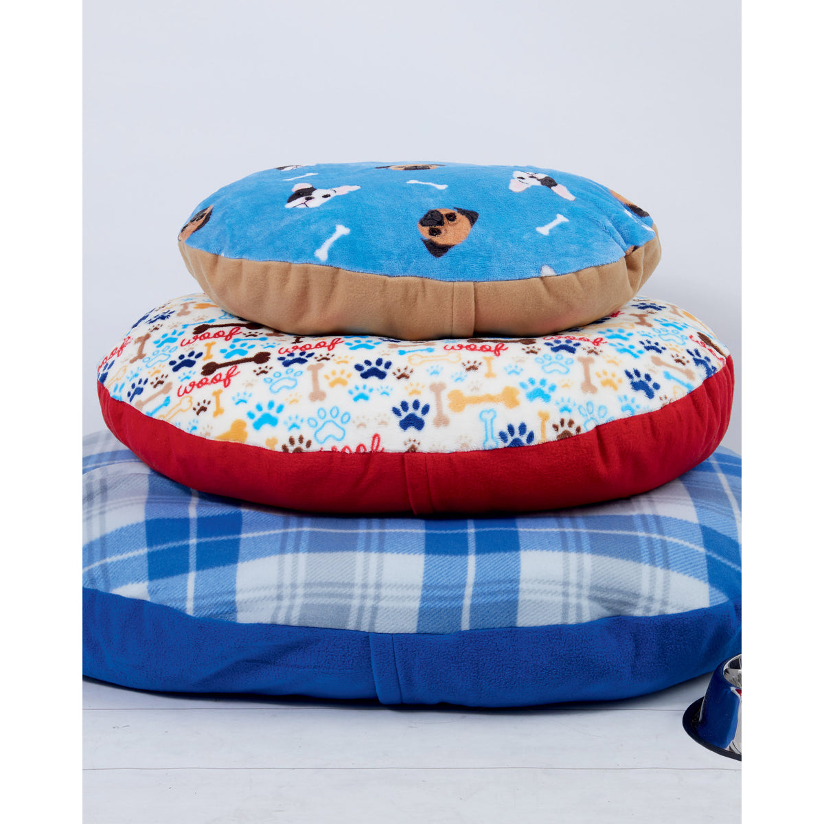 Simplicity S9510 pattern envelope showing a pet harness, lead, coat and bed
