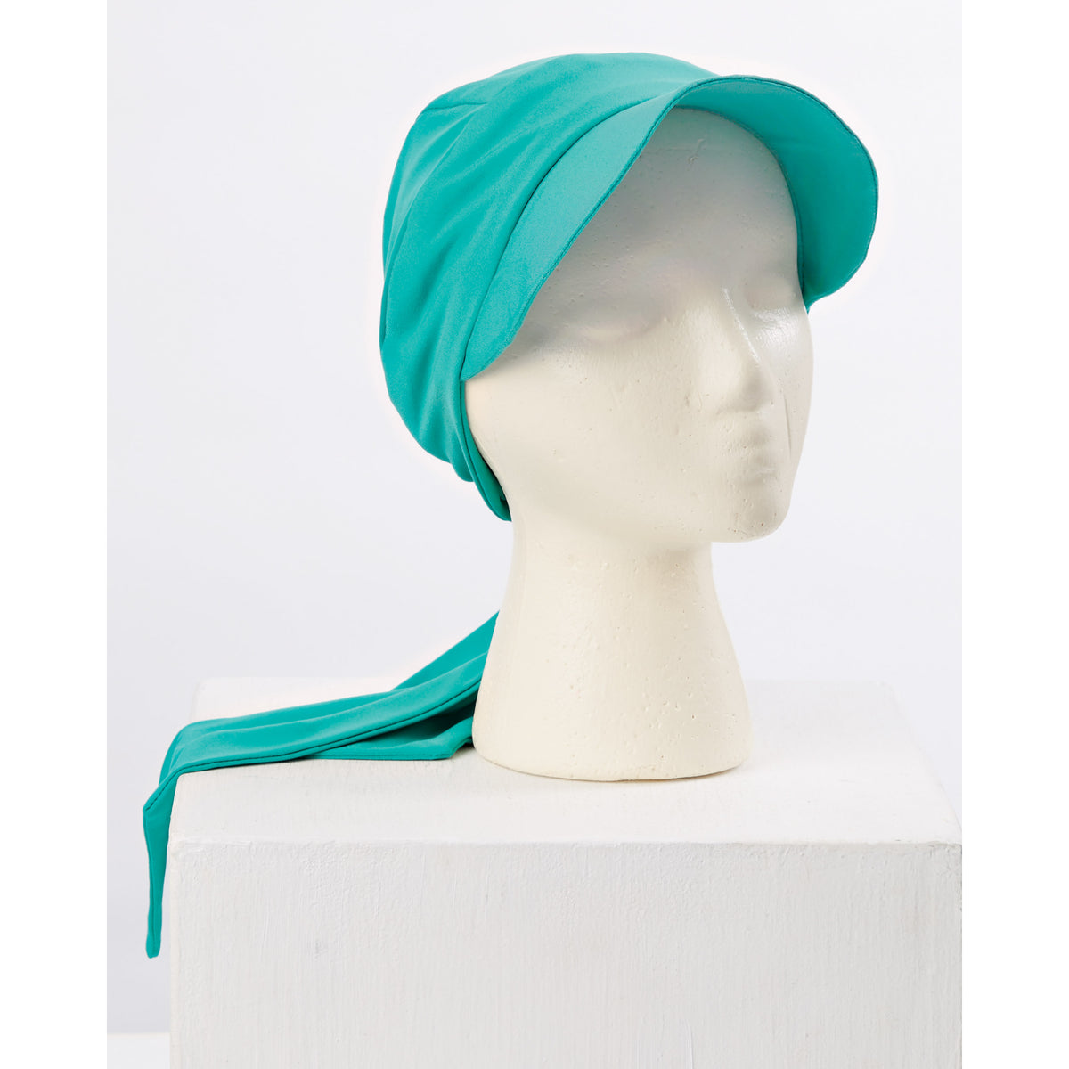 Simplicity S9519 pattern envelope showing soft knit hats