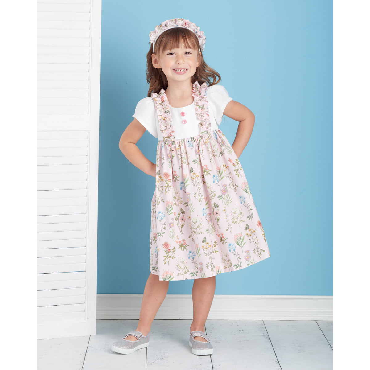 Simplicity S9559 pattern envelope showing children's casual wear with ruffles
