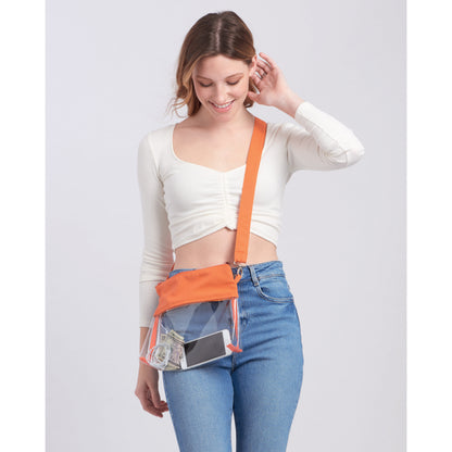 Simplicity S9562 pattern envelope showing a tote, bags and pouch