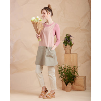 Simplicity S9564 sewing pattern envelope showing aprons