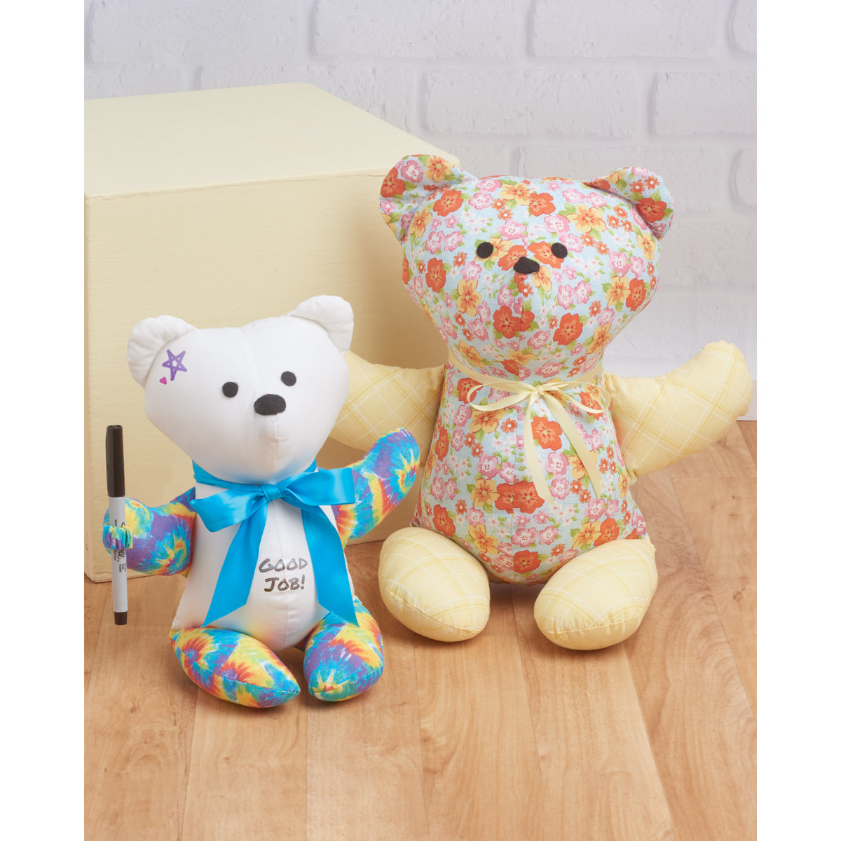 Simplicity S9569 sewing pattern envelope showing stuffed toys