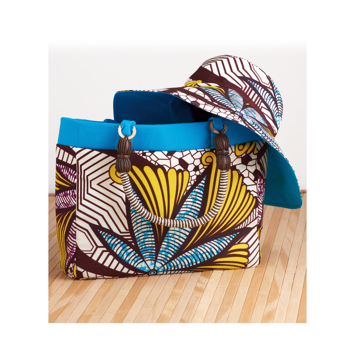 Simplicity S9580 sewing pattern envelope showing bags
