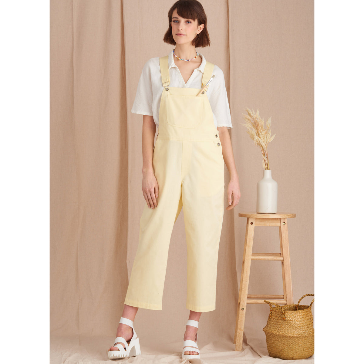 Simplicity S9590 sewing pattern envelope showing casual wear such as dungarees
