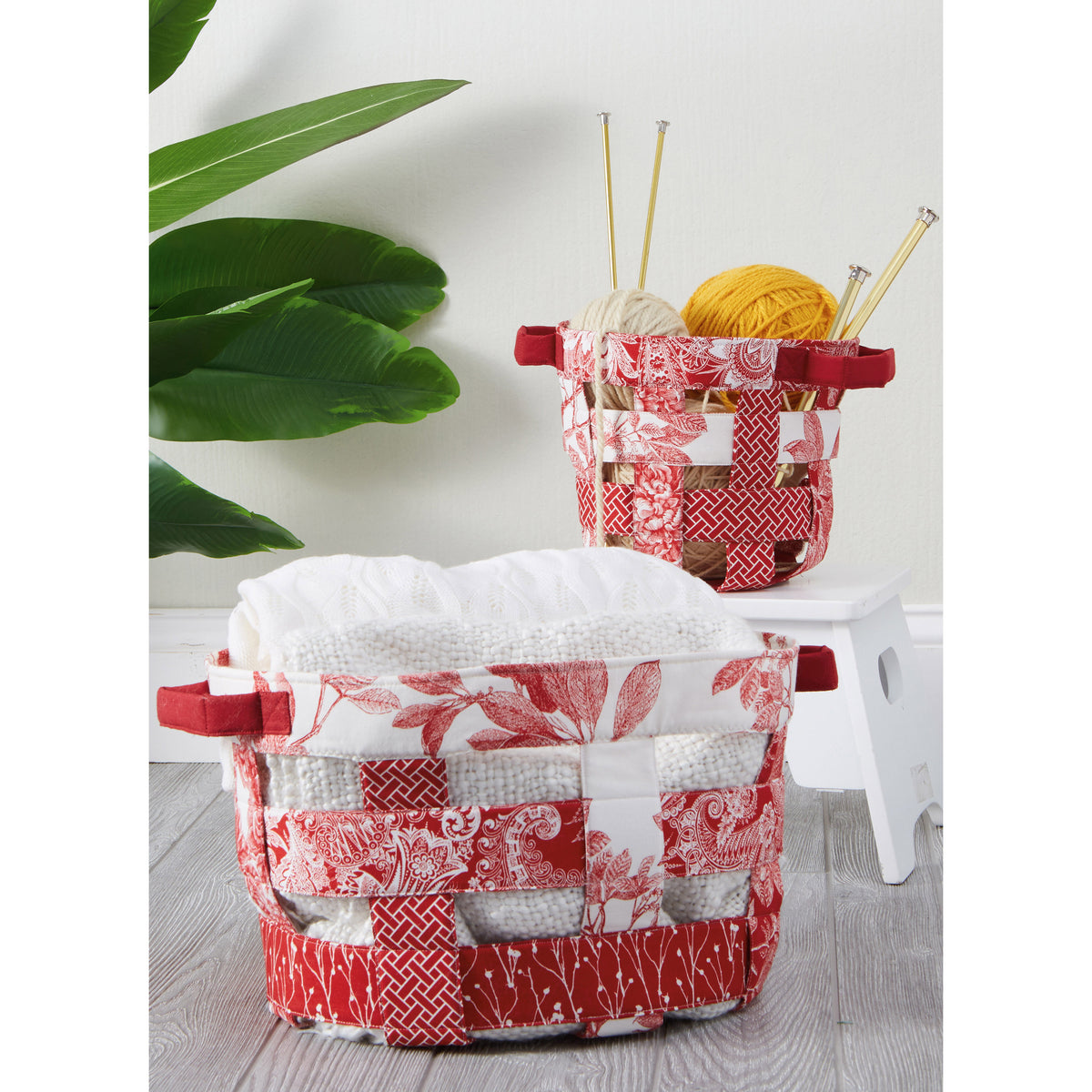 Simplicity S9623 sewing pattern envelope showing fabric baskets designs