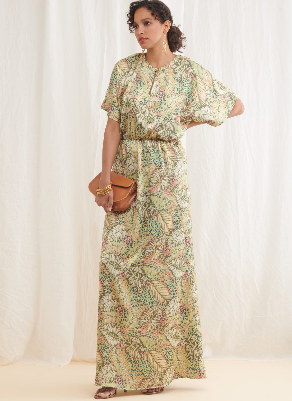 Simplicity S9781 sewing pattern envelope showing a kimono sleeve dress