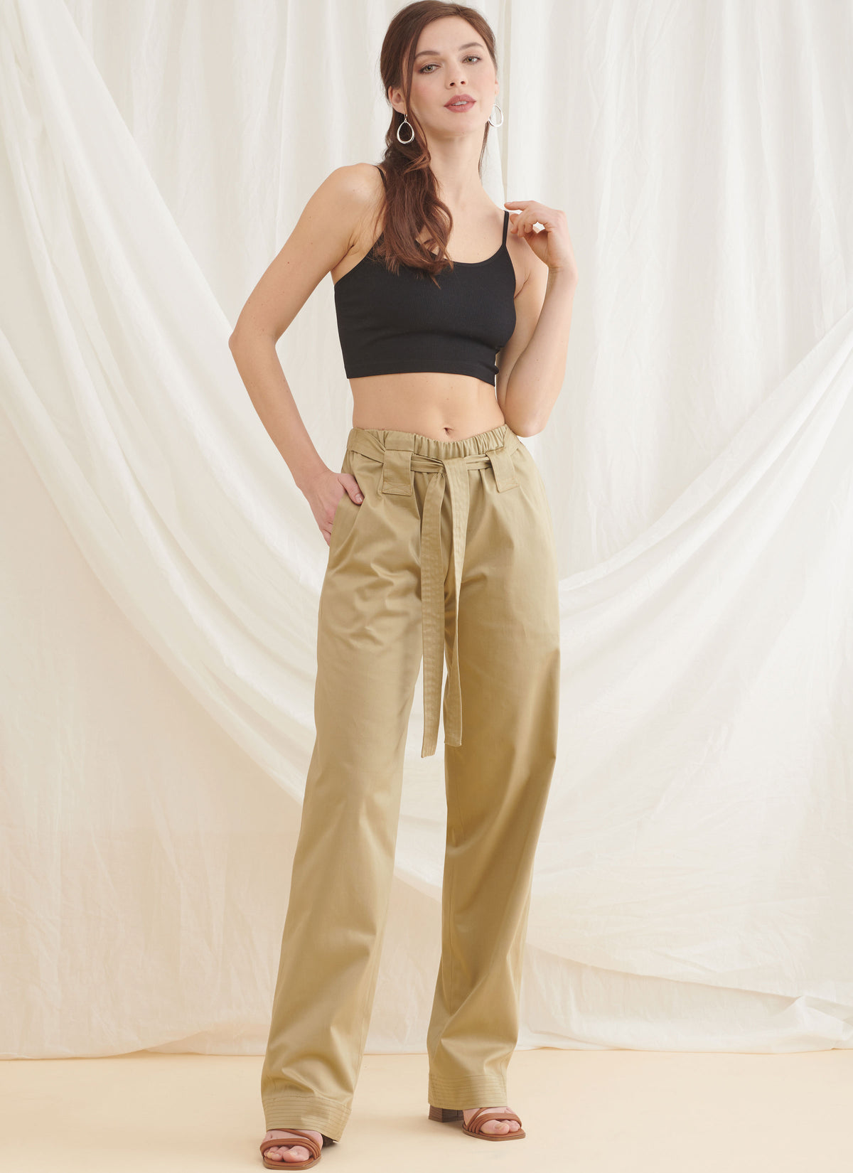 Simplicity S9785 sewing pattern envelope showing relaxed pull-on trousers