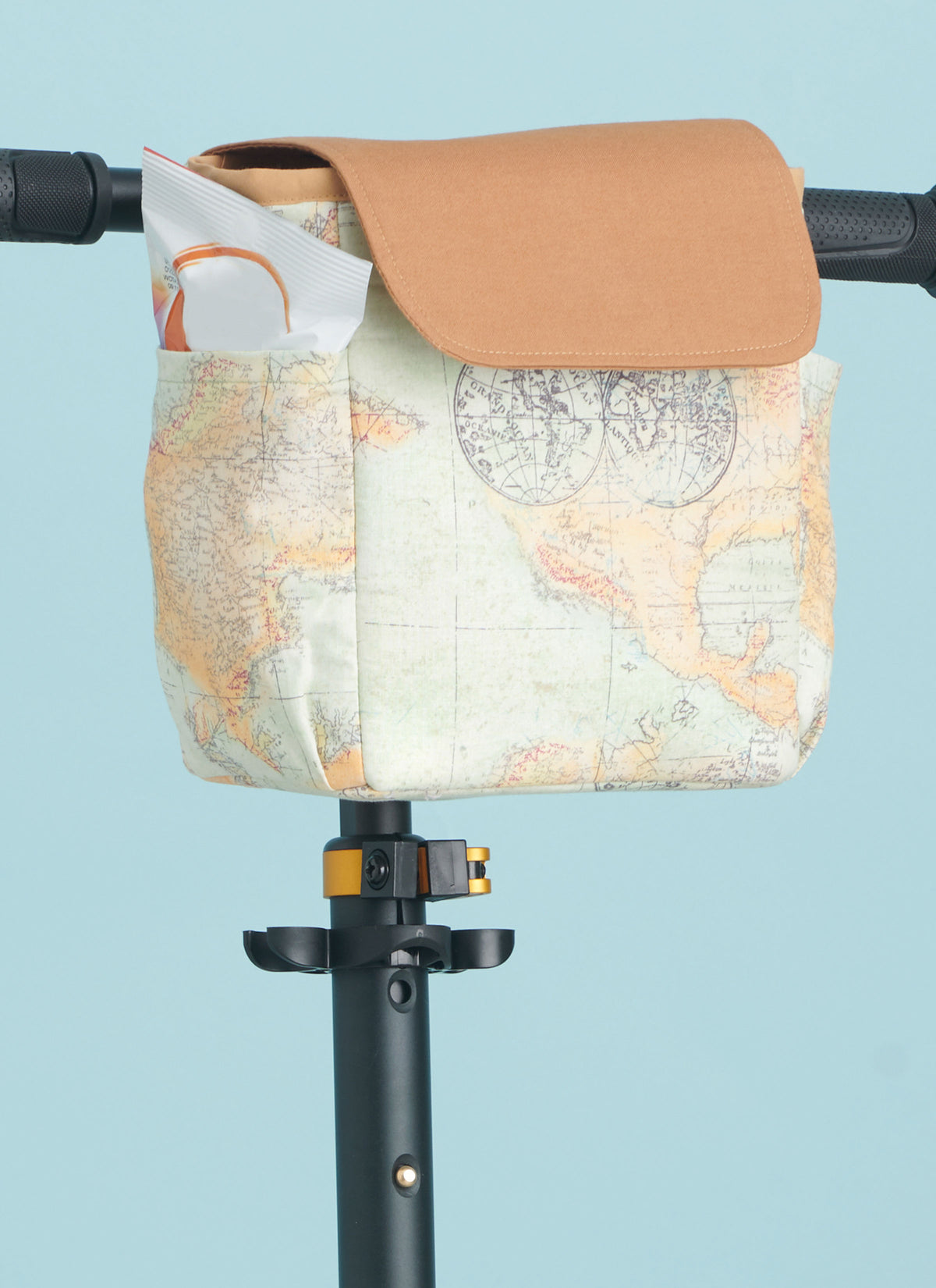 Simplicity sewing pattern S9804 envelope showing bike baskets, bags and panniers designs