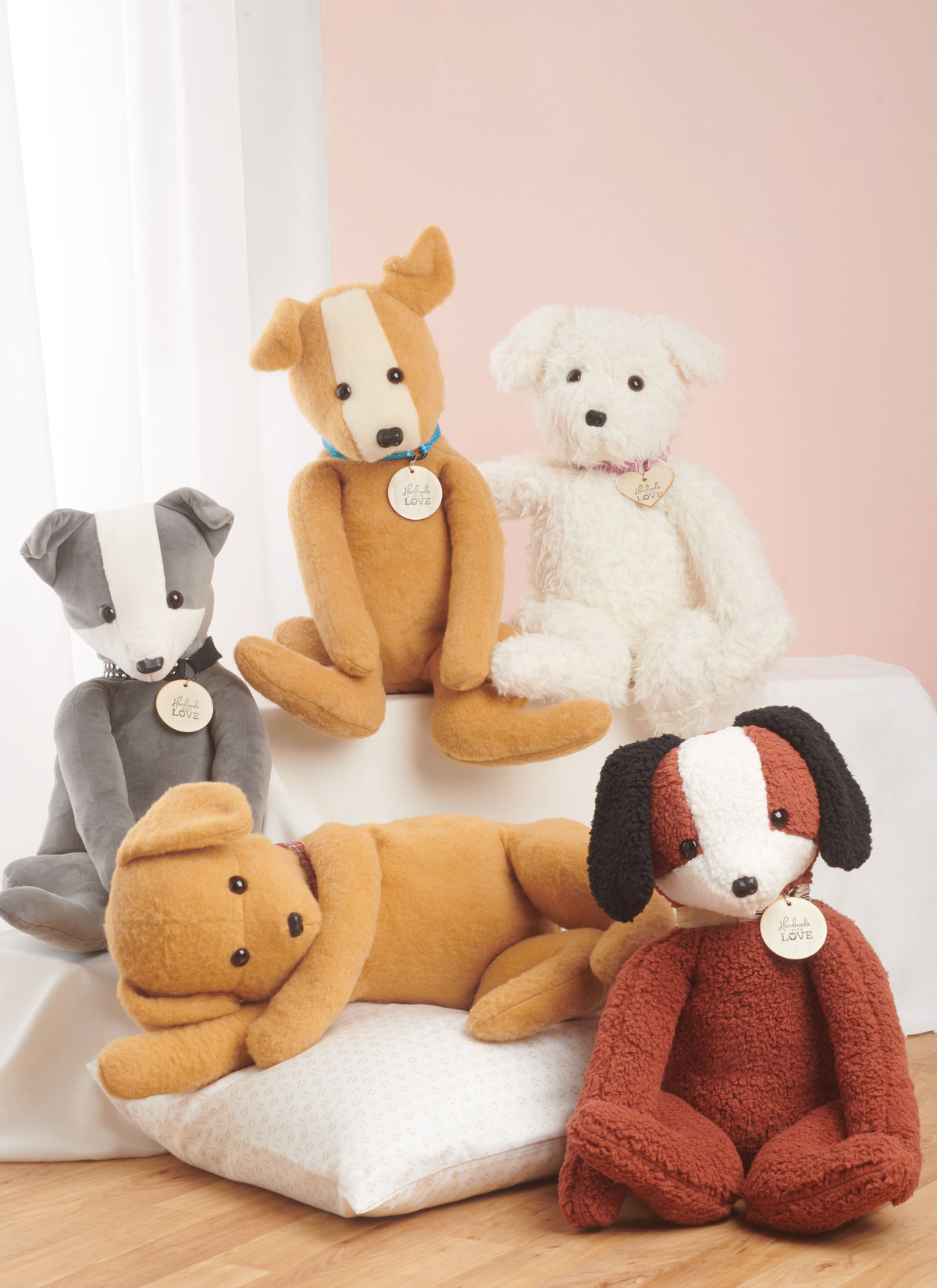 Simplicity sewing pattern S9807 envelope showing stuffed toys designs