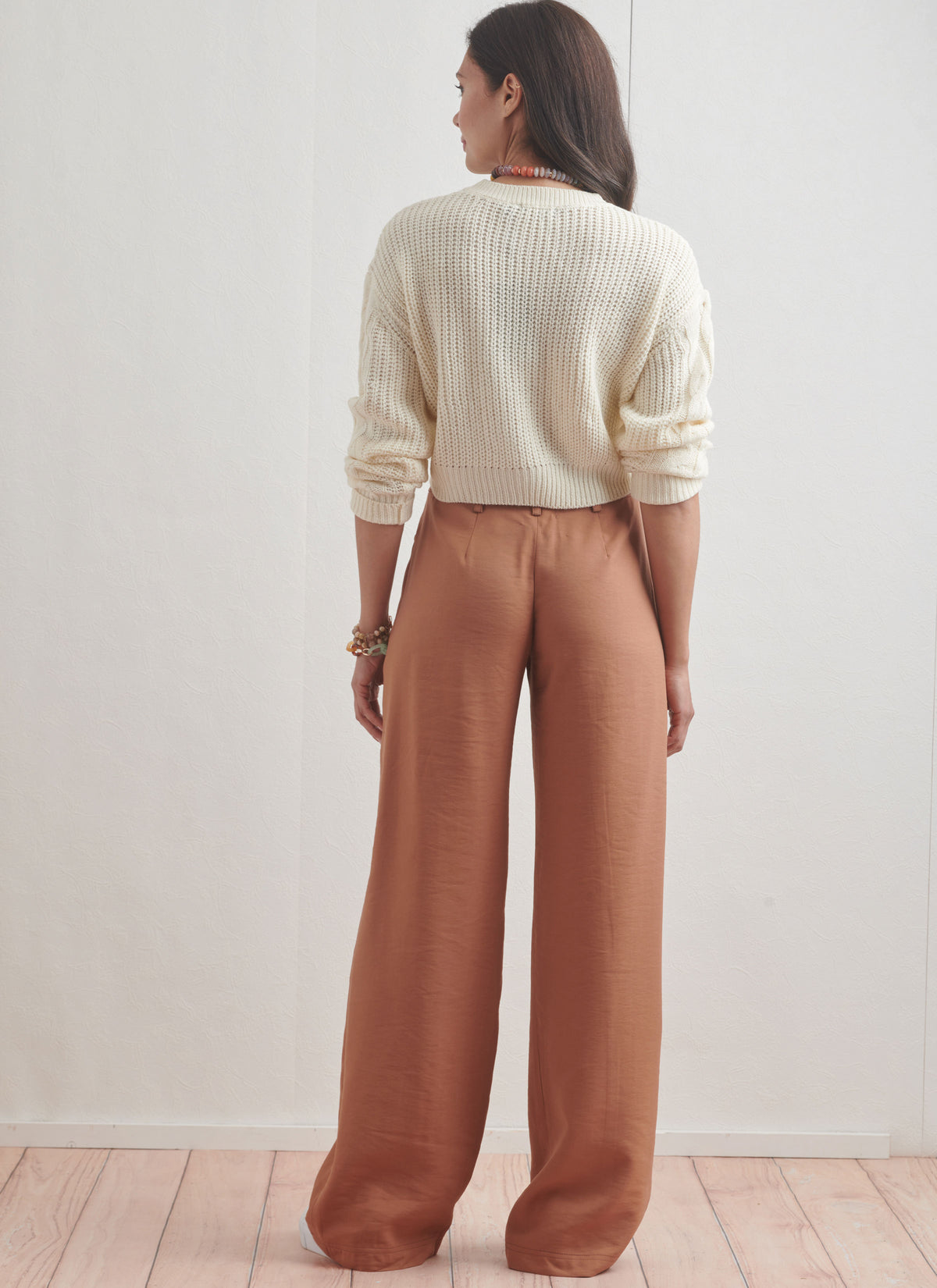 Simplicity sewing pattern S9823 envelope showing misses' trousers designs