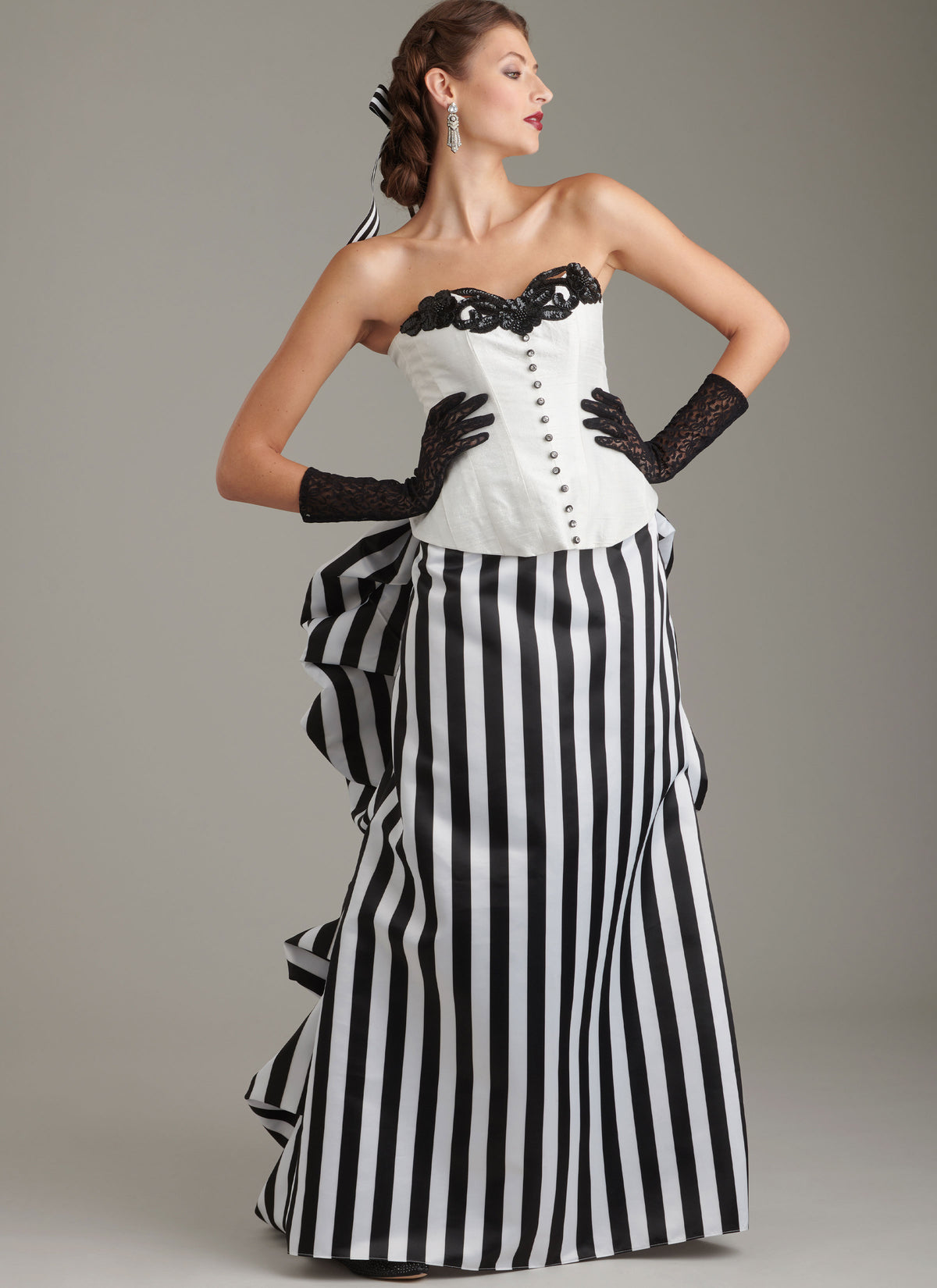 Simplicity S9880 sewing pattern envelope showing women's costume