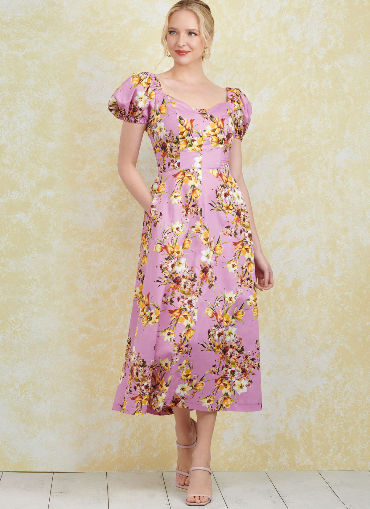 Simplicity sewing pattern S9918 envelope showing misses' sweetheart neck dress designs