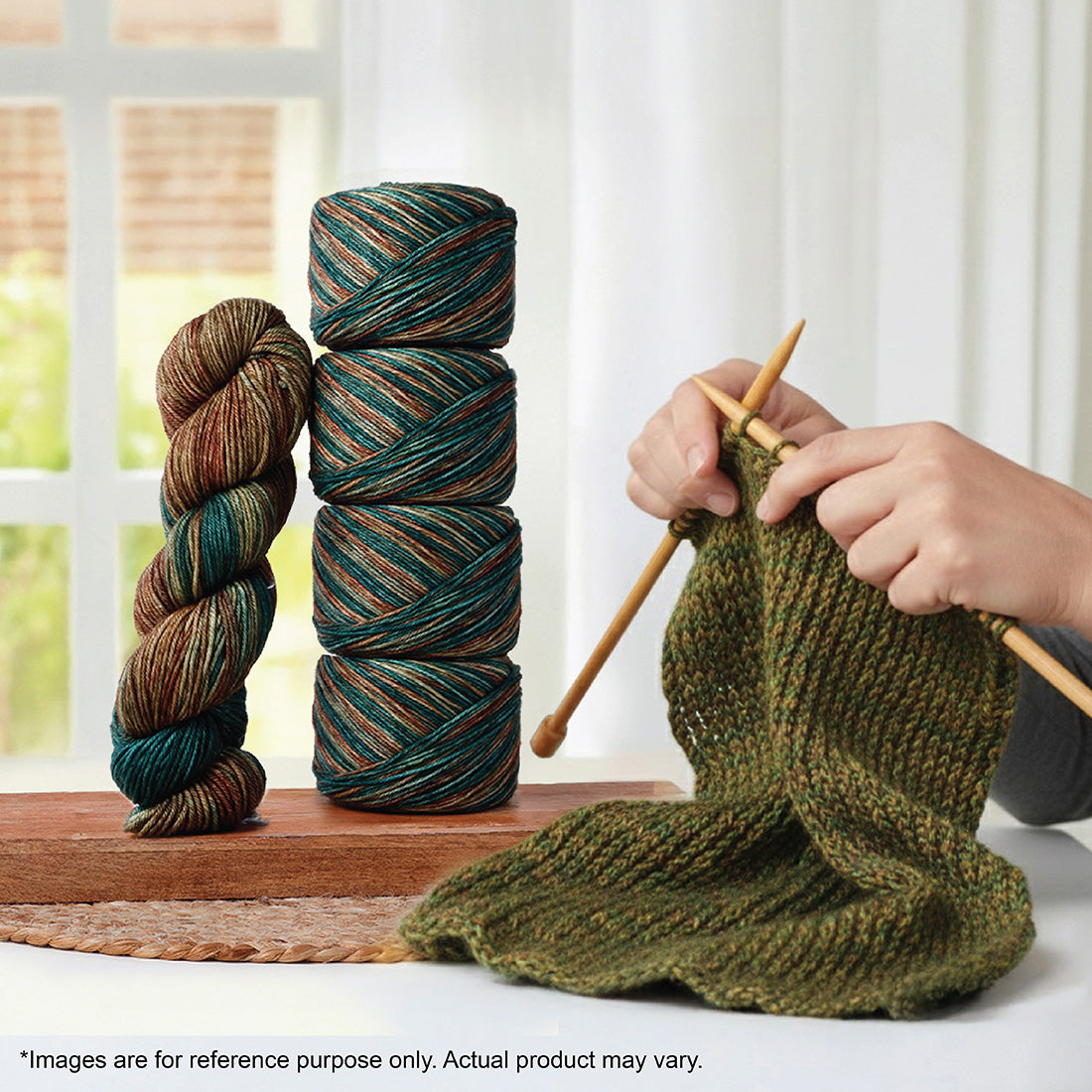Skein of Symfonie Bella variegated merino yarn in Himalayas