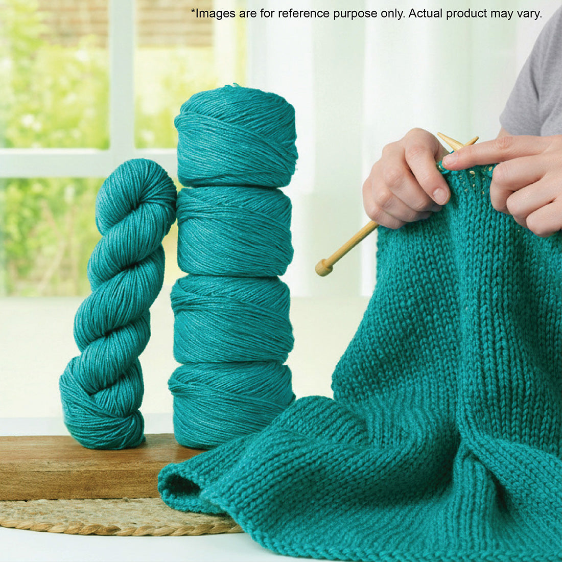 100g skein of Symfonie Luna yarn in Turquoise