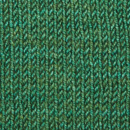 Hand-dyed skein of Symfonie Luna yarn in Emerald Green