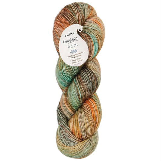 Skein of Symfonie Terra sock yarn in Lagoon Dream