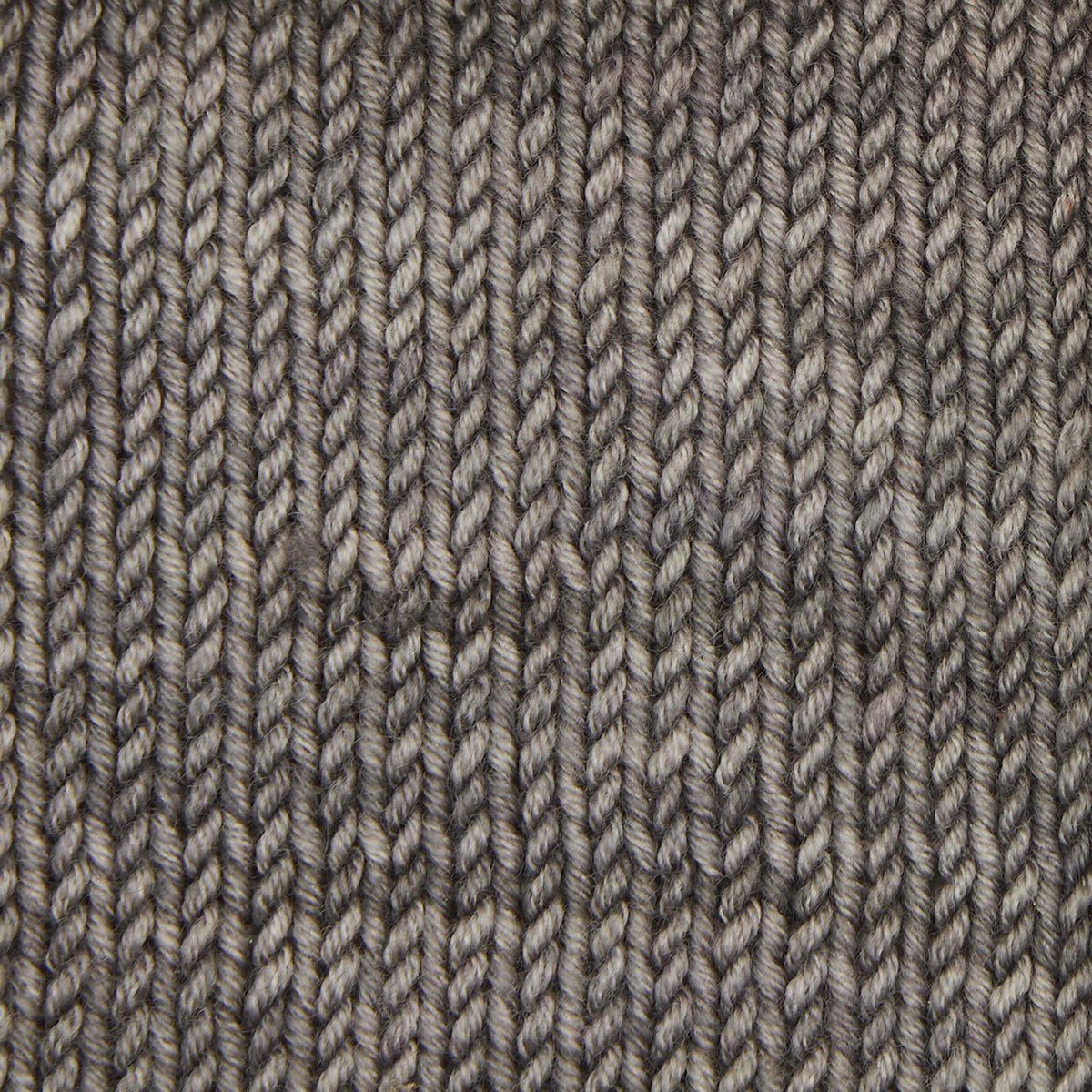 Skein of Symfonie Viva DK merino yarn in Mirror