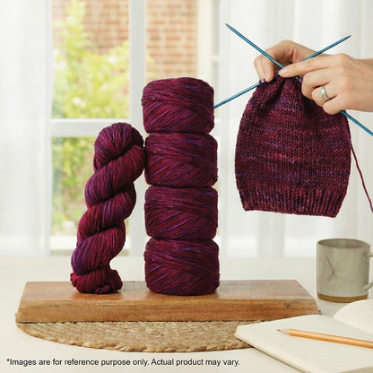 Skein of Symfonie Viva merino DK yarn in Valentine shade