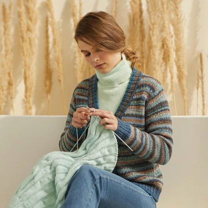 Skein of Symfonie Viva DK merino yarn in New York New York