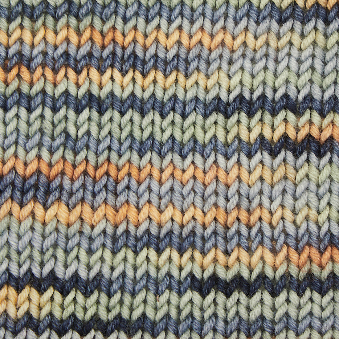 Skein of Symfonie Viva DK merino yarn in New York New York