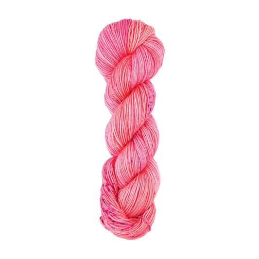 Skein of Symfonie Viva DK merino yarn in Blush