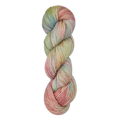 Skein of Symfonie Viva DK merino yarn in Sugar Cloud