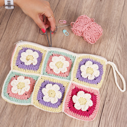 Crocheted bag with zip from the Trimits kit