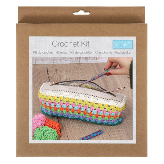 Striped crocheted bag with zip