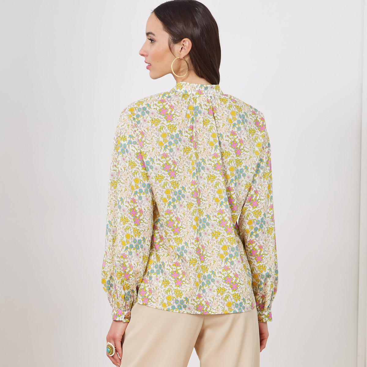 New Look N6704 sewing pattern envelope showing stand collar top