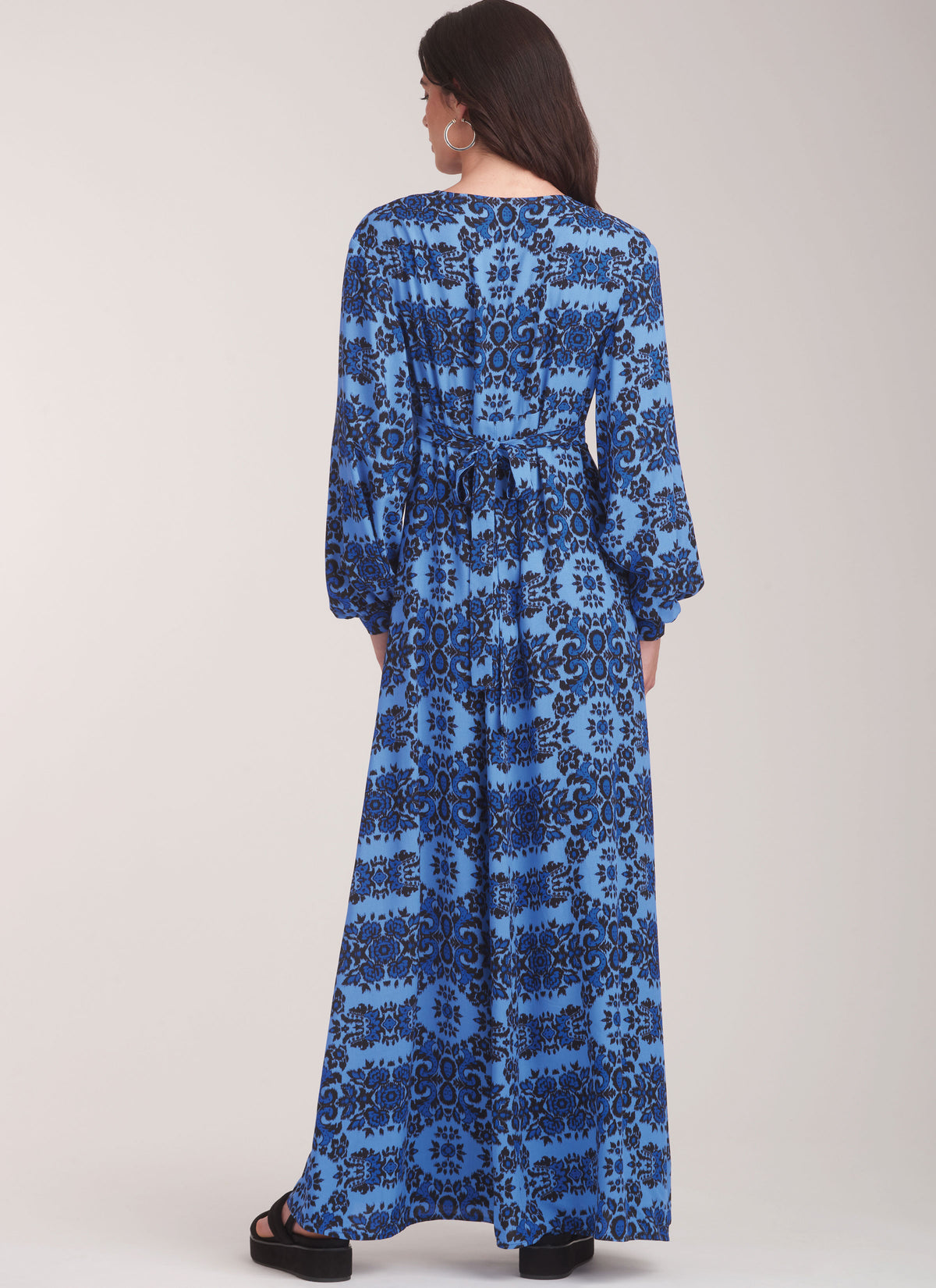 New Look sewing pattern N6766 envelope showing loose-fitting pullover dresses