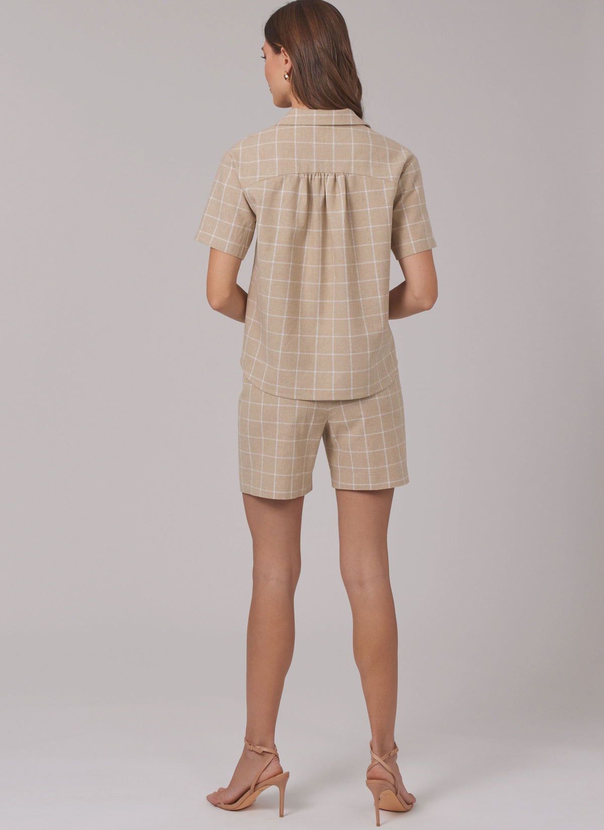 New Look N6802 sewing pattern envelope showing a relaxed shirt