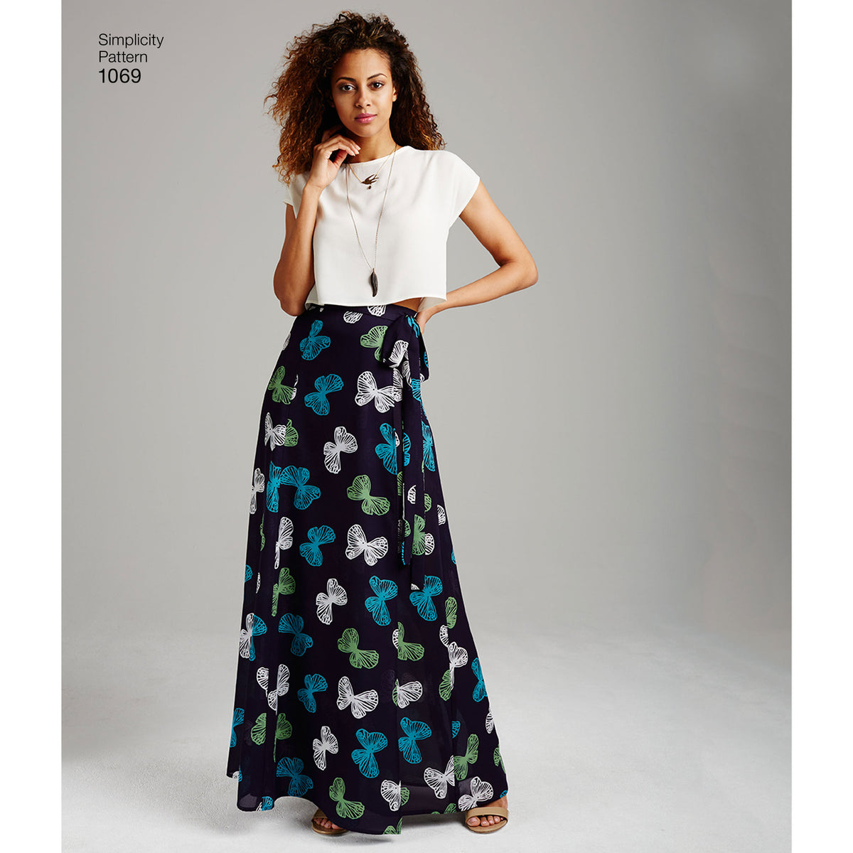 Simplicity S1069 sewing pattern envelope showing wide-leg trousers and shorts