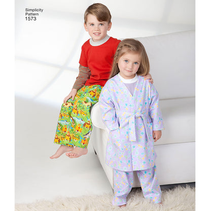 Simplicity S1573 sewing pattern envelope showing toddler sleepwear