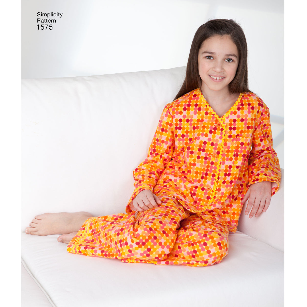 Simplicity S1575 sewing pattern envelope showing children's sleepwear