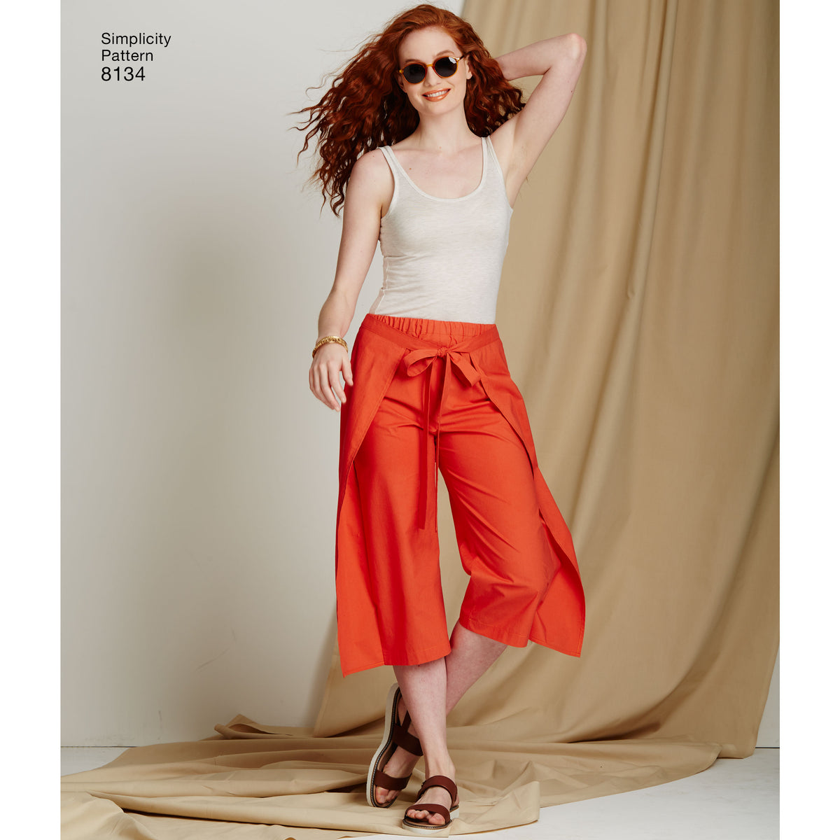 Simplicity 8134 sewing pattern envelope showing misses' trousers, culottes and shorts designs