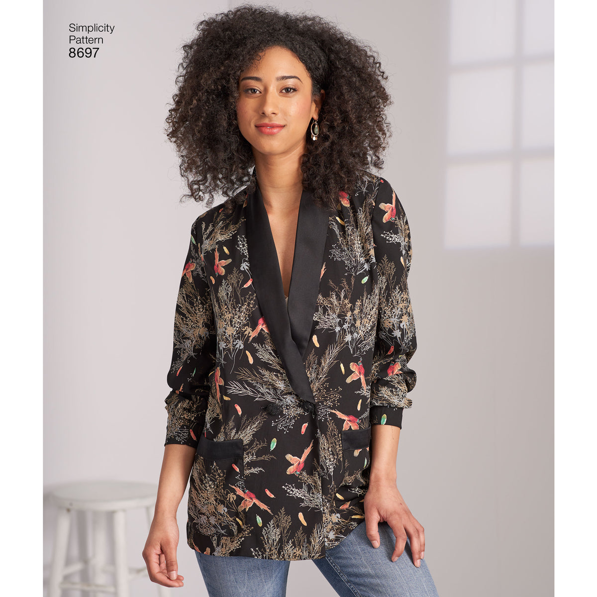 Simplicity S8697 sewing pattern envelope showing women's plus size boyfriend blazer