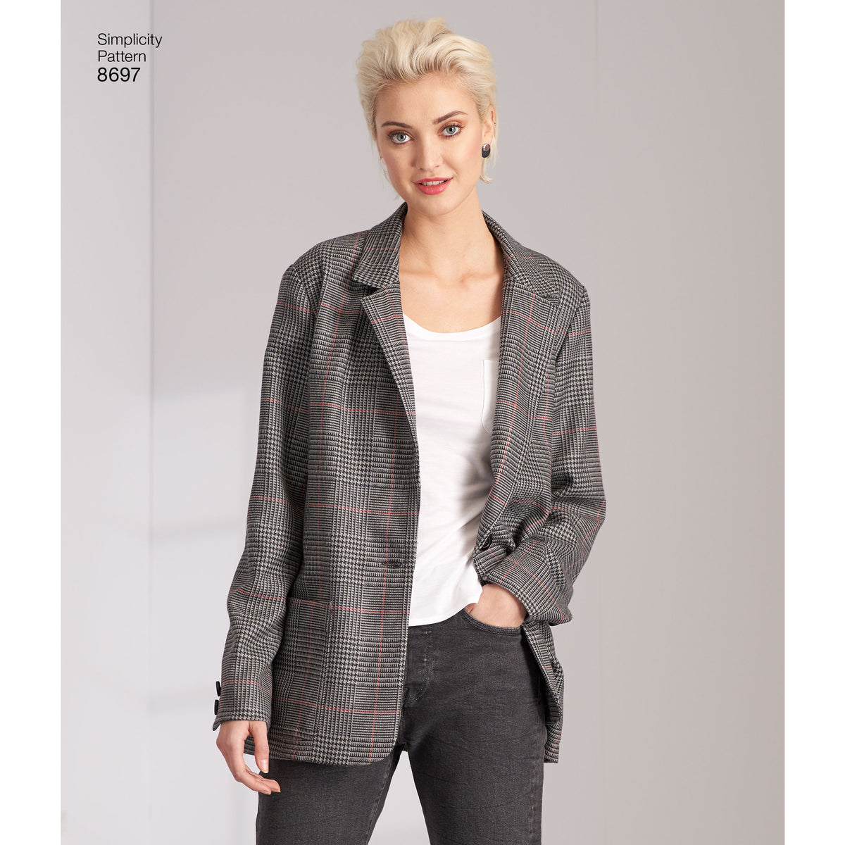 Simplicity S8697 sewing pattern envelope showing women's plus size boyfriend blazer
