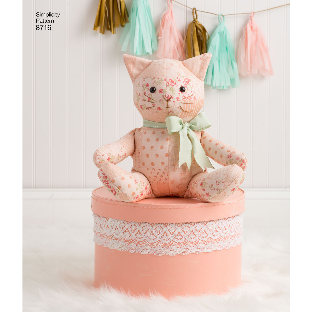Simplicity S8716 sewing pattern envelope showing elaine heigl stuffed animals