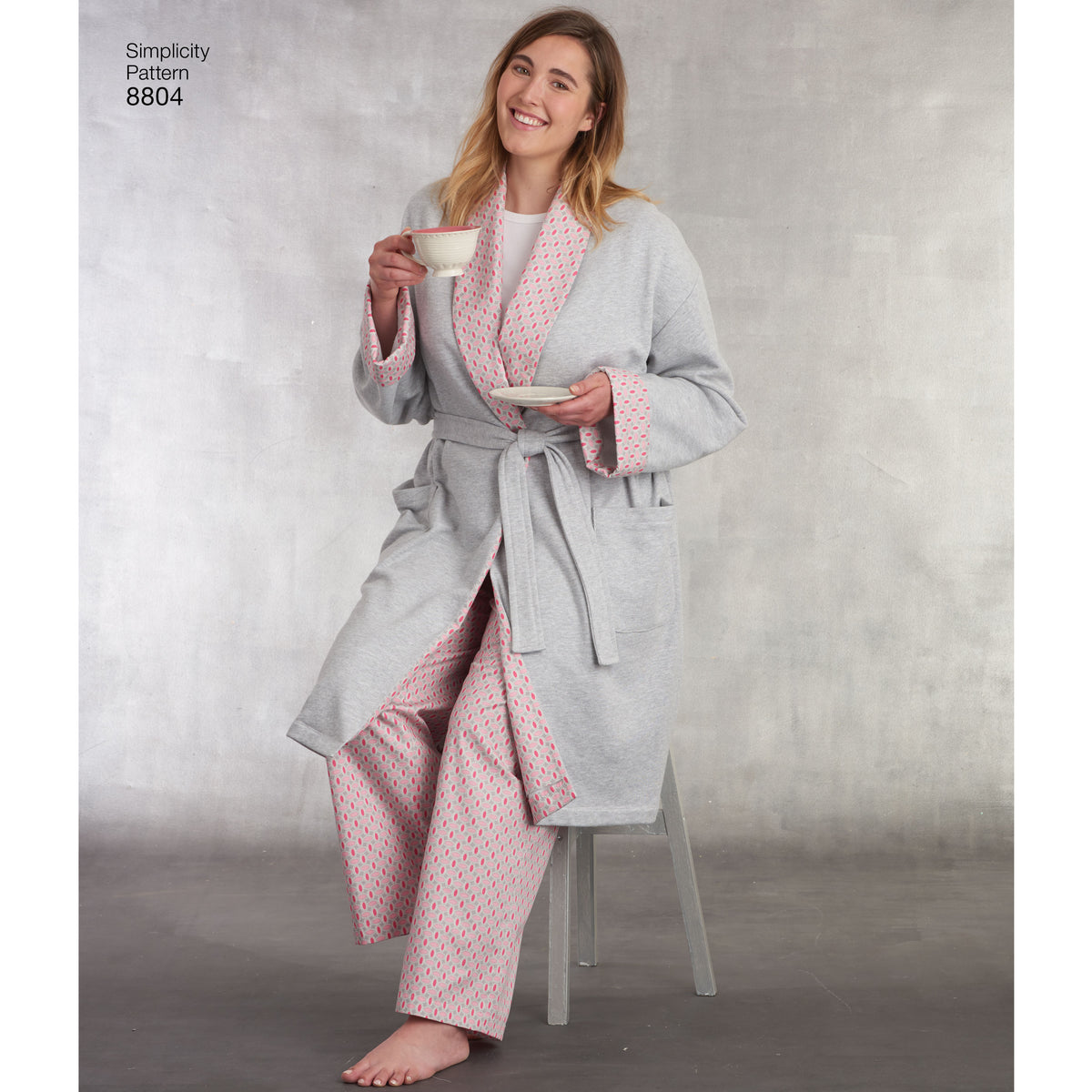 Simplicity S8804 sewing pattern envelope showing unisex robes & lounge bottoms
