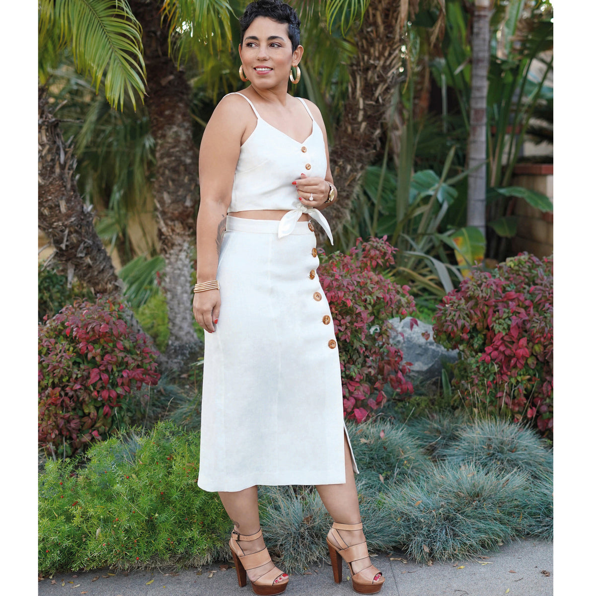 Simplicity S8927 sewing pattern envelope showing casual wear