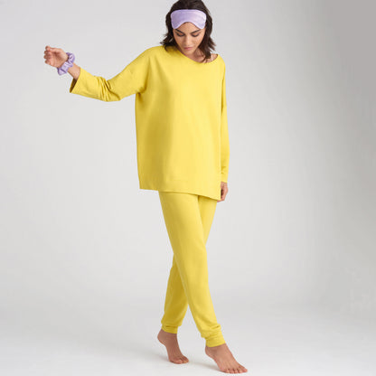 Simplicity S9020 sewing pattern envelope showing sleepwear
