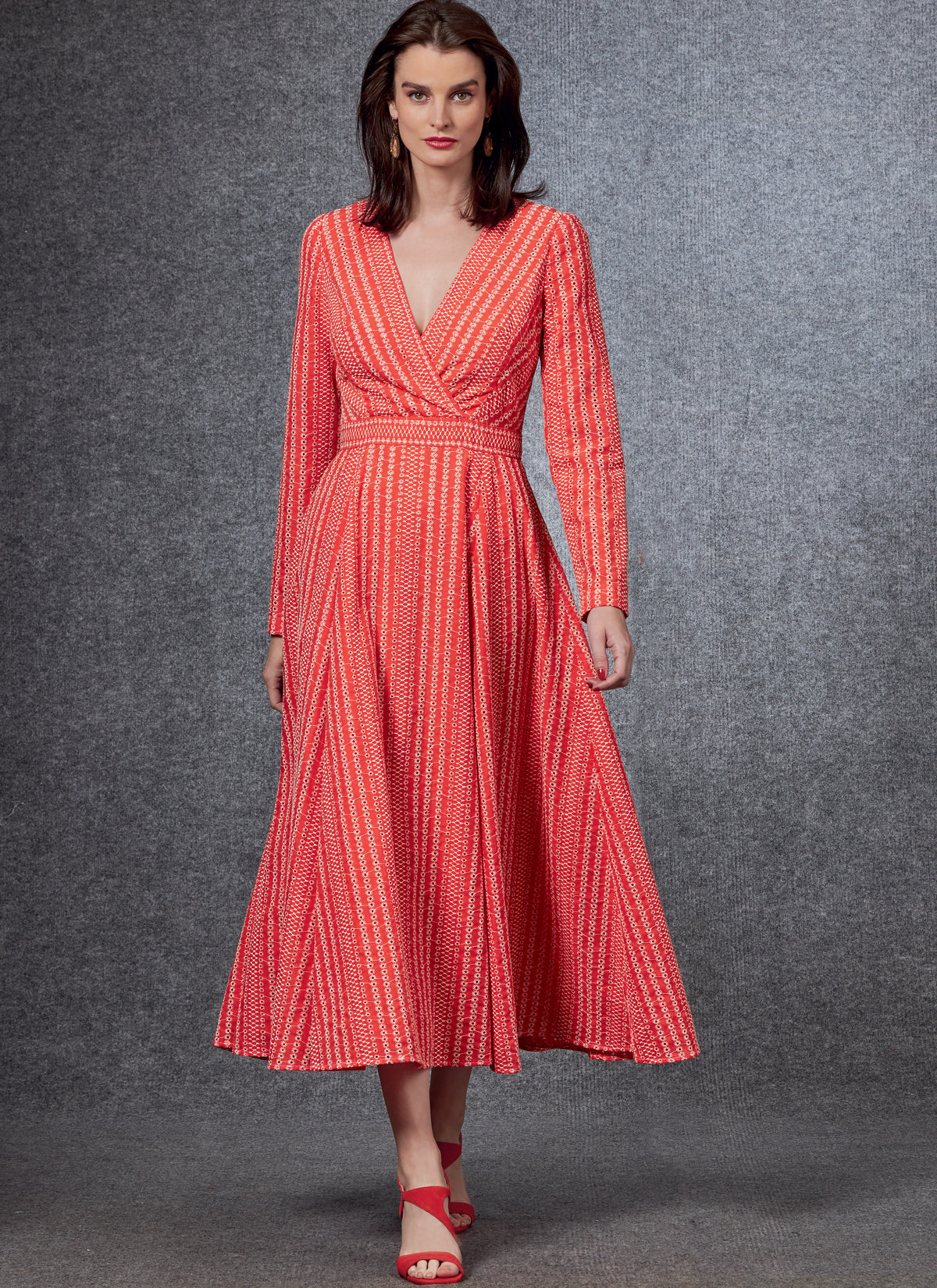 Vogue Patterns V1672 pattern envelope showing lined dress with a fitted bodice